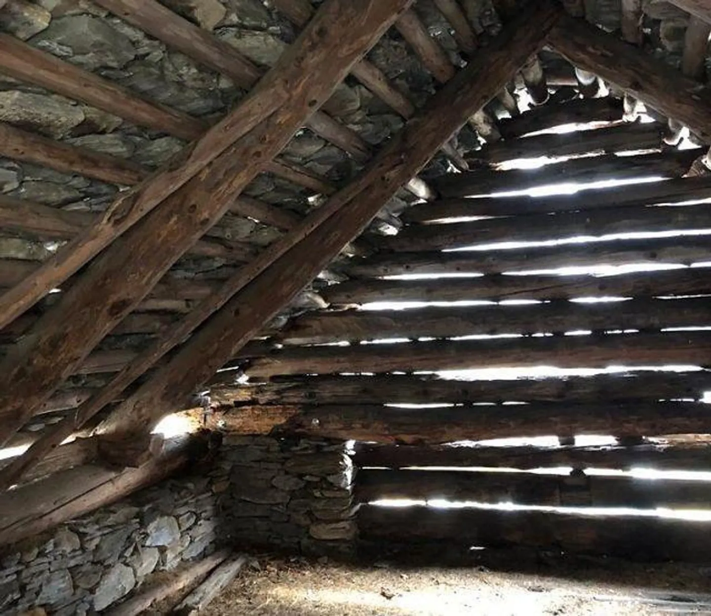 «Rustico da ristrutturare con piccolo terreno bella vista panoramica / Rustico zum Ausbauen mit kleinem Garten» - Foto 7 di 23