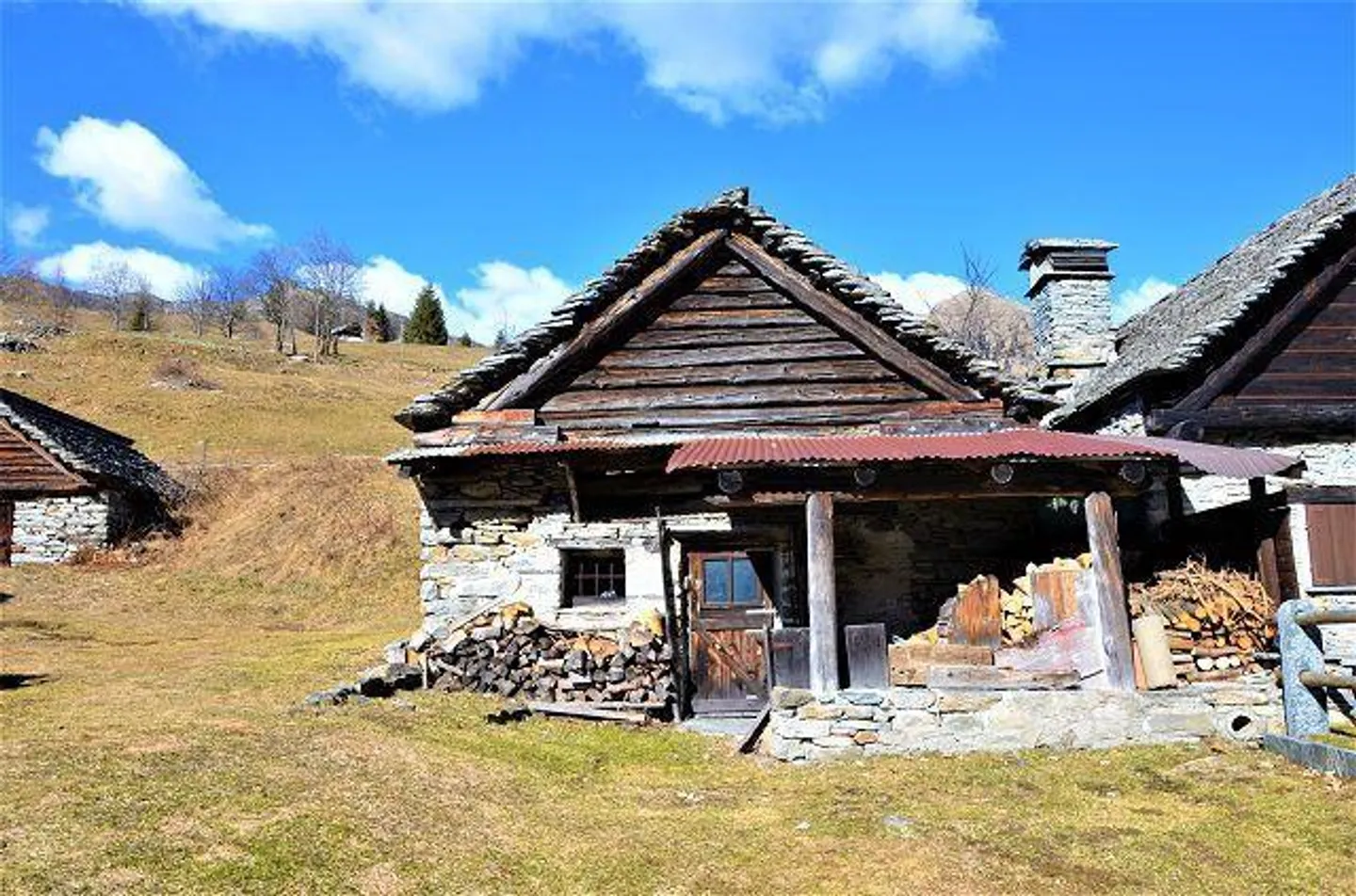 «Rustico da ristrutturare con piccolo terreno bella vista panoramica / Rustico zum Ausbauen mit kleinem Garten» - Foto 13 di 23