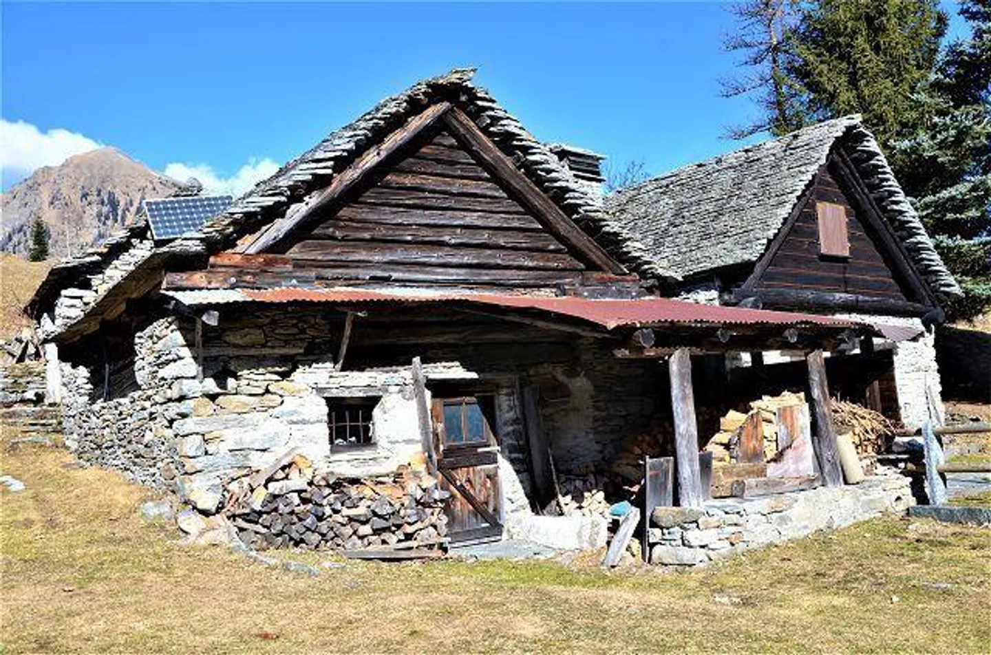 «Rustico da ristrutturare con piccolo terreno bella vista panoramica / Rustico zum Ausbauen mit kleinem Garten» - Foto 15 di 23