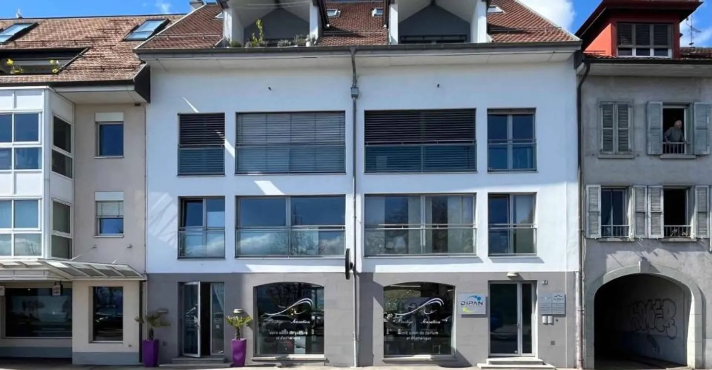 90 m² Büros mit Blick auf den Genfersee und geräumiger Terrasse - Foto 1 von 4