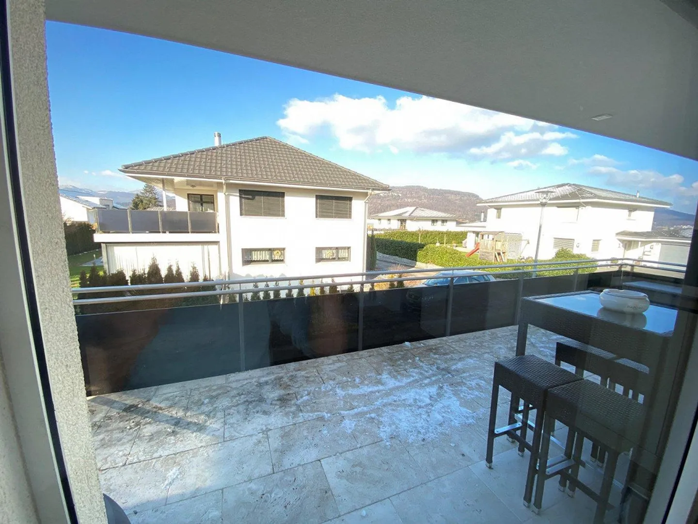 Beautiful, modern 3.5 room apartment - Photo 3 of 9