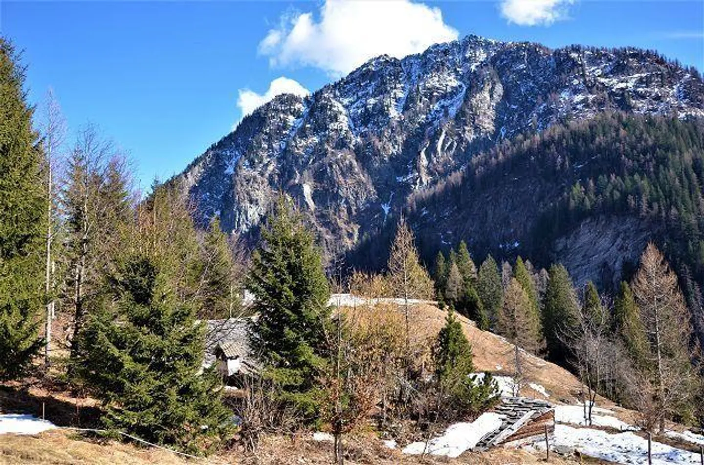 «Rustico da ristrutturare con piccolo terreno bella vista panoramica / Rustico zum Ausbauen mit kleinem Garten» - Foto 11 di 23