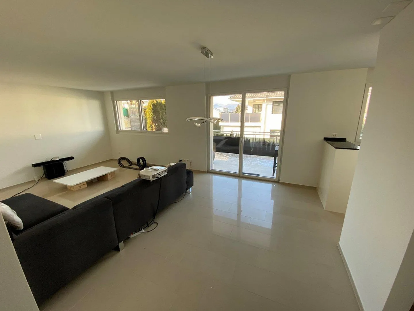 Beautiful, modern 3.5 room apartment - Photo 4 of 9