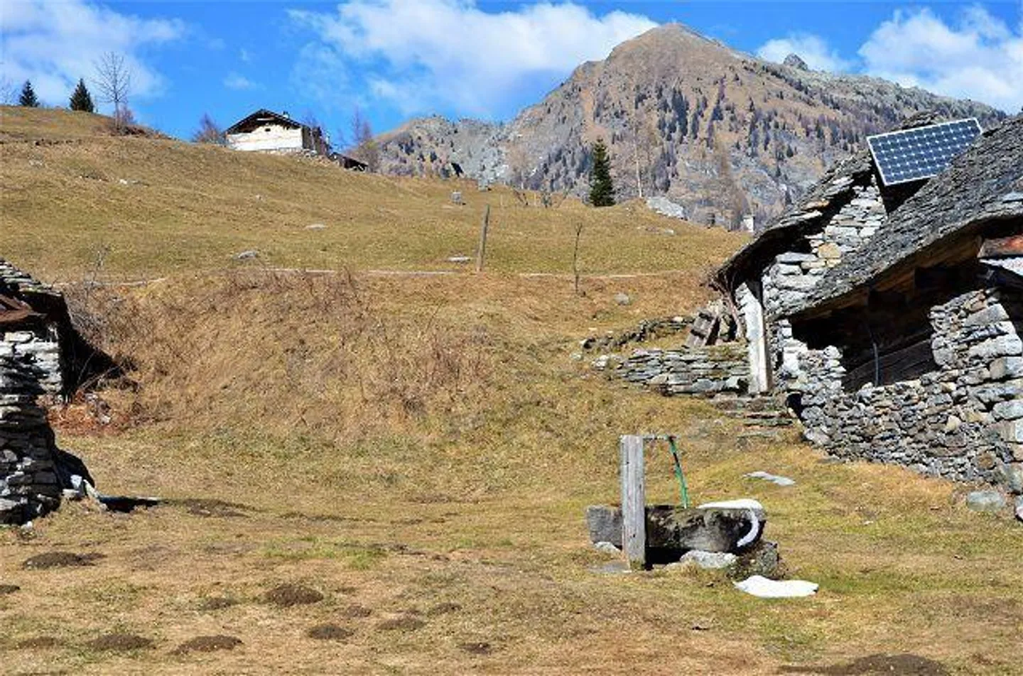«Rustico da ristrutturare con piccolo terreno bella vista panoramica / Rustico zum Ausbauen mit kleinem Garten» - Foto 19 di 23