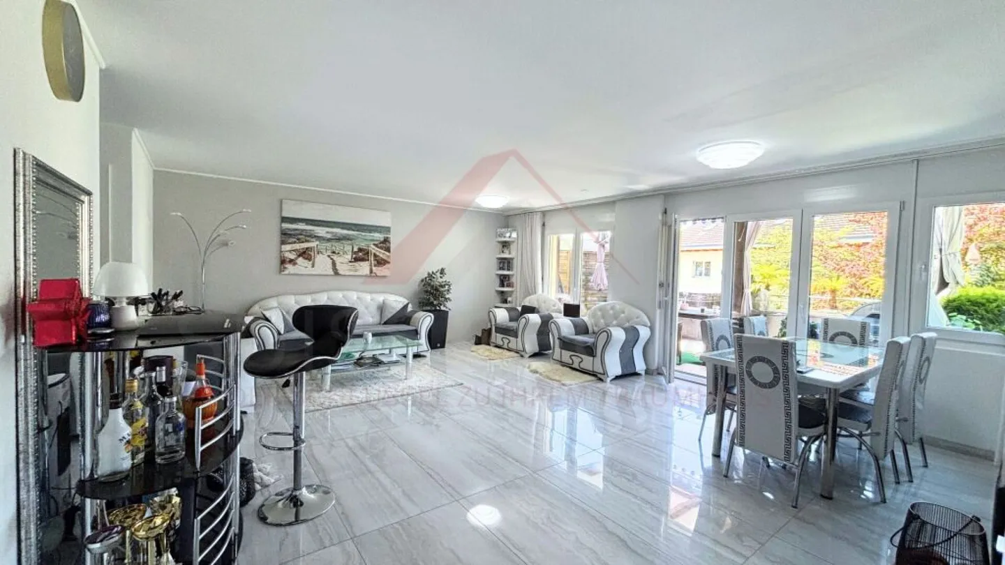 Spaziosa casa di 5.5 stanze con vista lago - Foto 3 di 18
