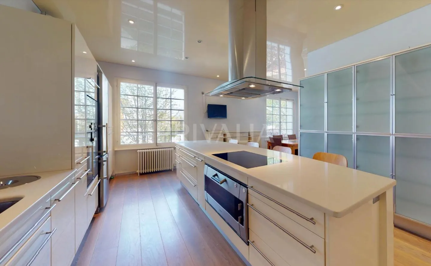 Charming family villa in the heart of the village of Vandoeuvres - Photo 4 of 13