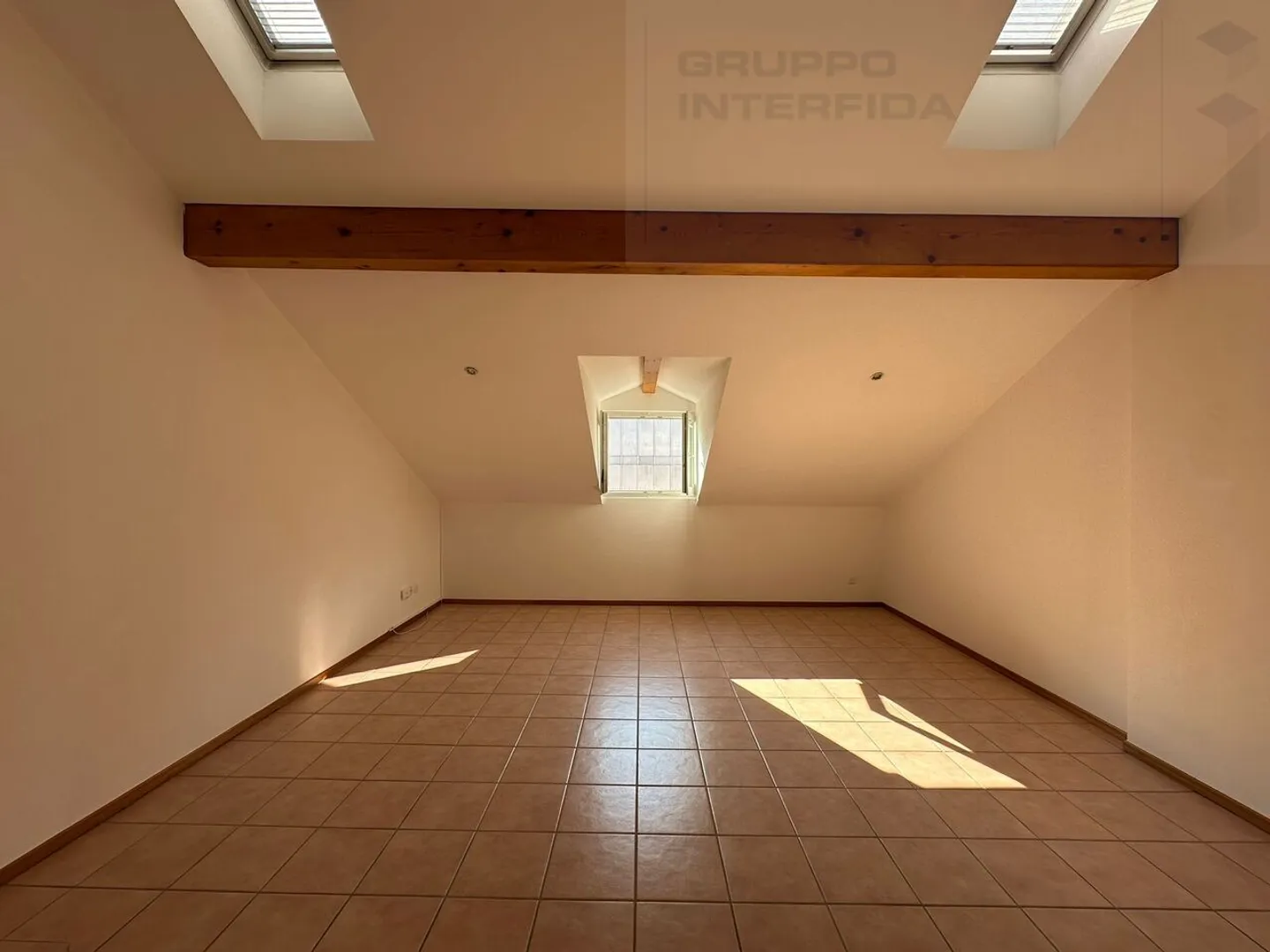 APPARTEMENT AU CENTRE AVEC PLACE DE PARKING - Photo 6 sur 12