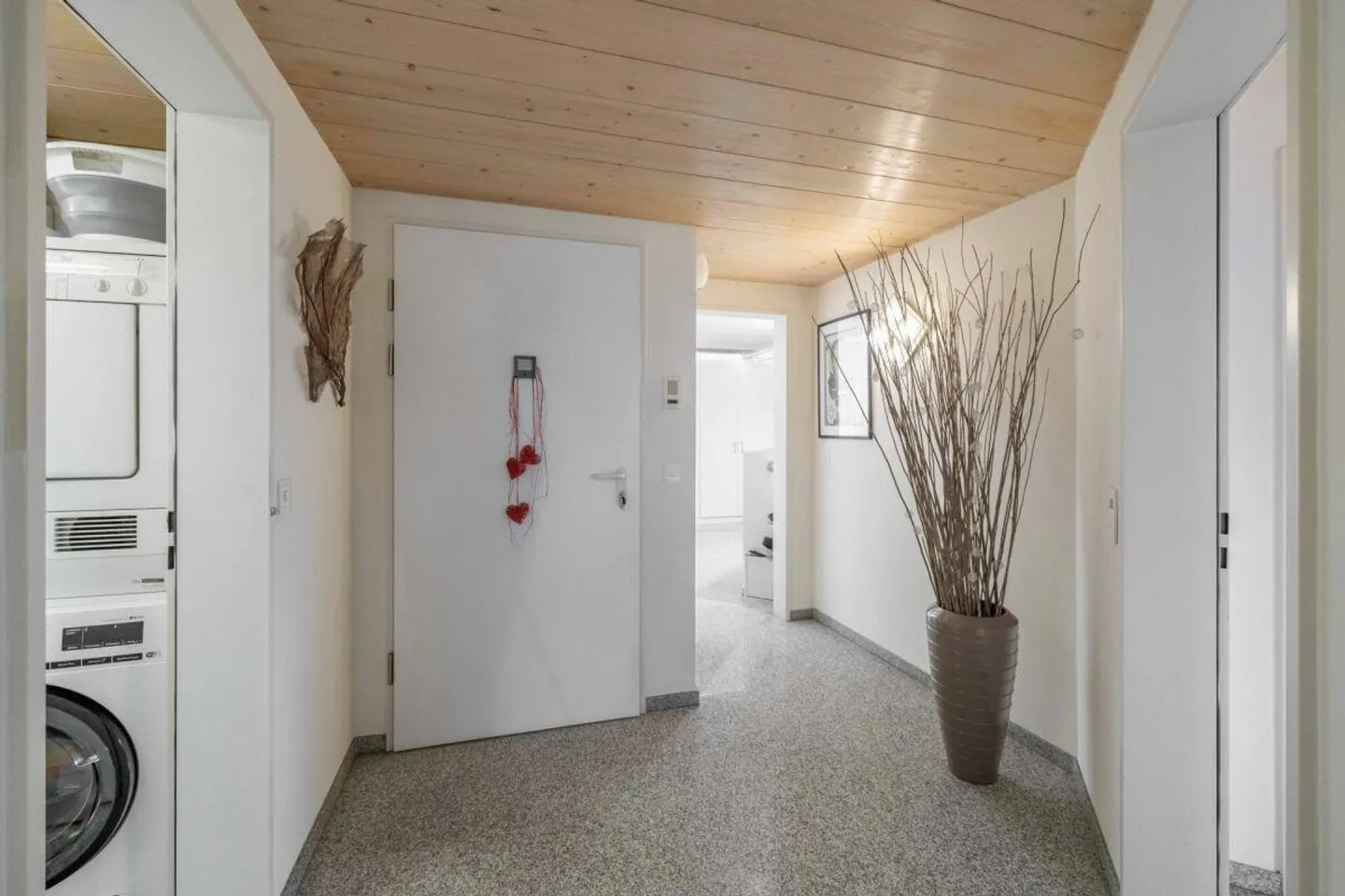 Appartamento attico affascinante 3.5 camere con camino e finiture eleganti - Foto 13 di 24