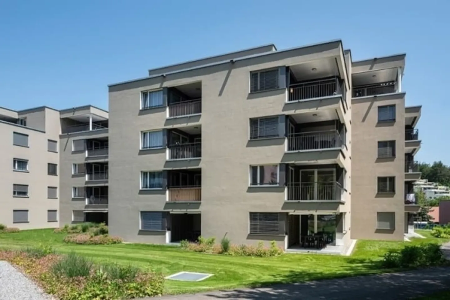 «Gönnen Sie sich und Ihrem Auto einen Einstellplatz» - Foto 2 von 2