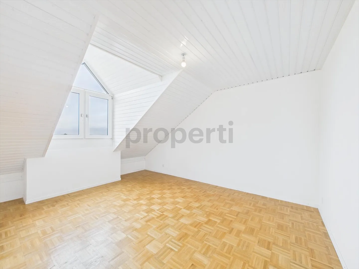 Charming renovated duplex apartment in La Brillaz (FR) - ideal for families - Photo 4 of 12