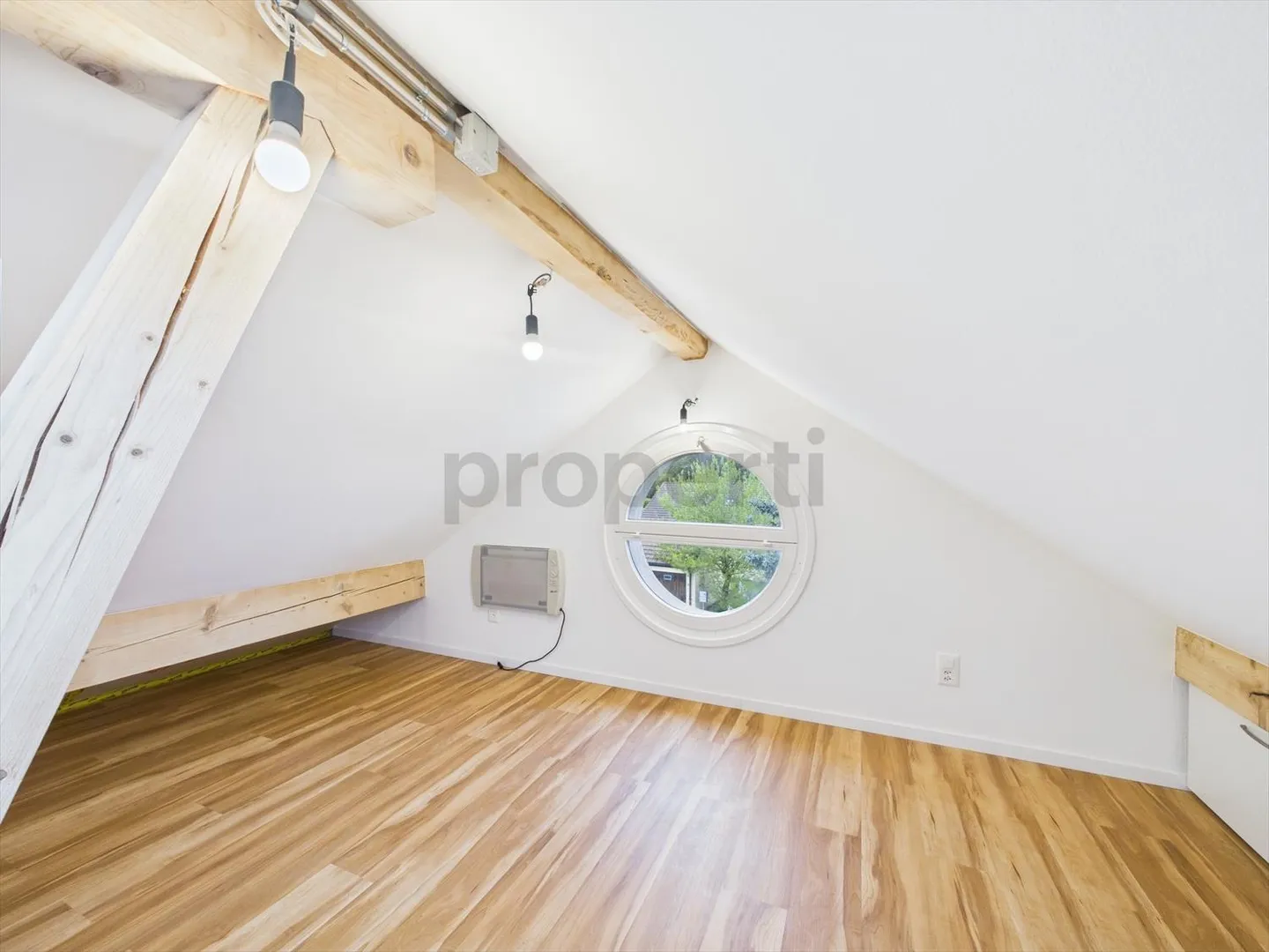 Charming renovated duplex apartment in La Brillaz (FR) - ideal for families - Photo 6 of 12