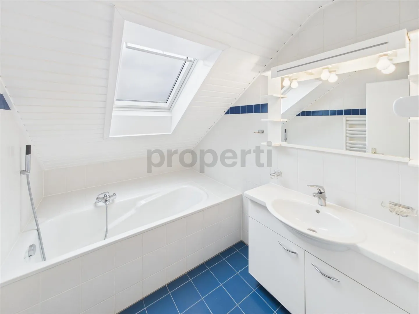 Charming renovated duplex apartment in La Brillaz (FR) - ideal for families - Photo 8 of 12