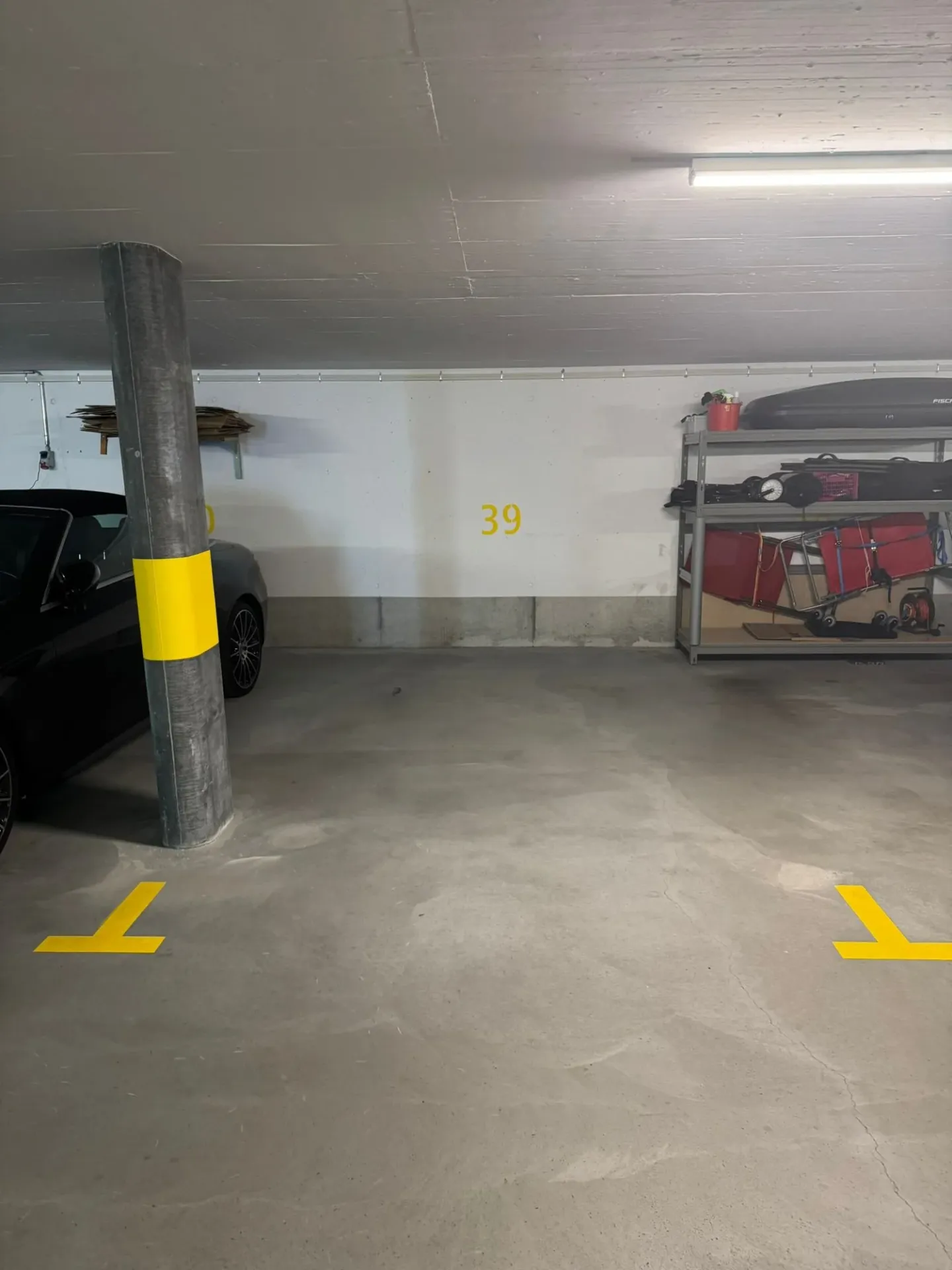 Moderner Einstellhallenplatz in Busswil - Foto 1 von 2