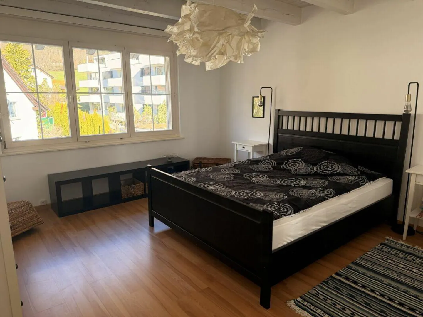 Spacious 3.5 Room Attic Apartment in Idyllic Location in the Green - Photo 5 of 13