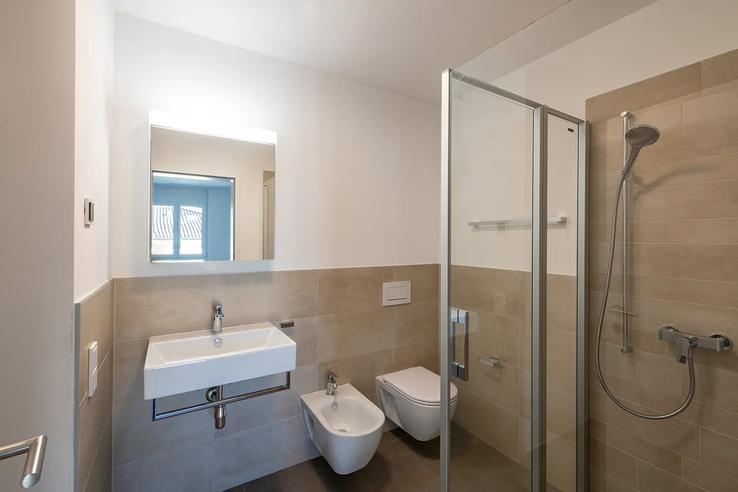 Modernes Apartment mit Balkon - Foto 4 von 5