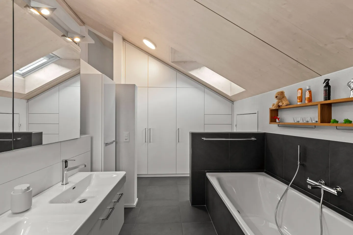 Maison semi-détachée dans un emplacement familial et calme ! - Photo 11 sur 13