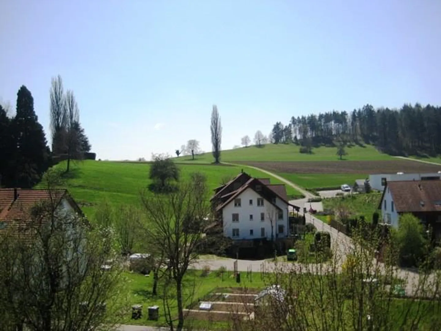 In una posizione soleggiata e molto tranquilla con una vista magnifica - Foto 1 di 13