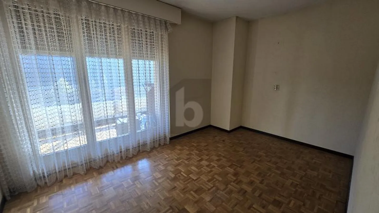 Apartment for rent - Photo 3 of 6