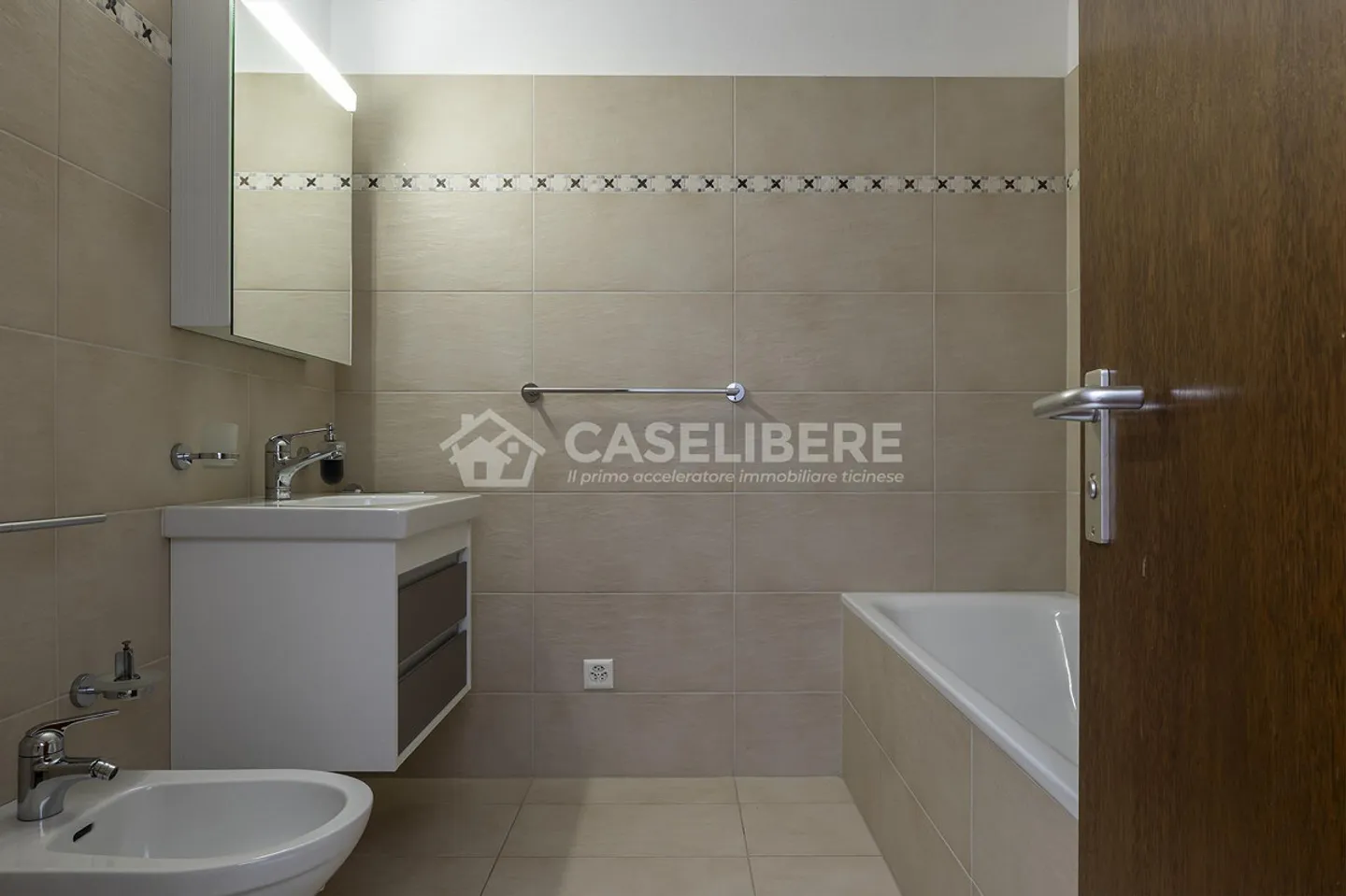 DUPLEX AM SEE MIT 4 ZIMMERN IN MAGADINO - Foto 14 von 23