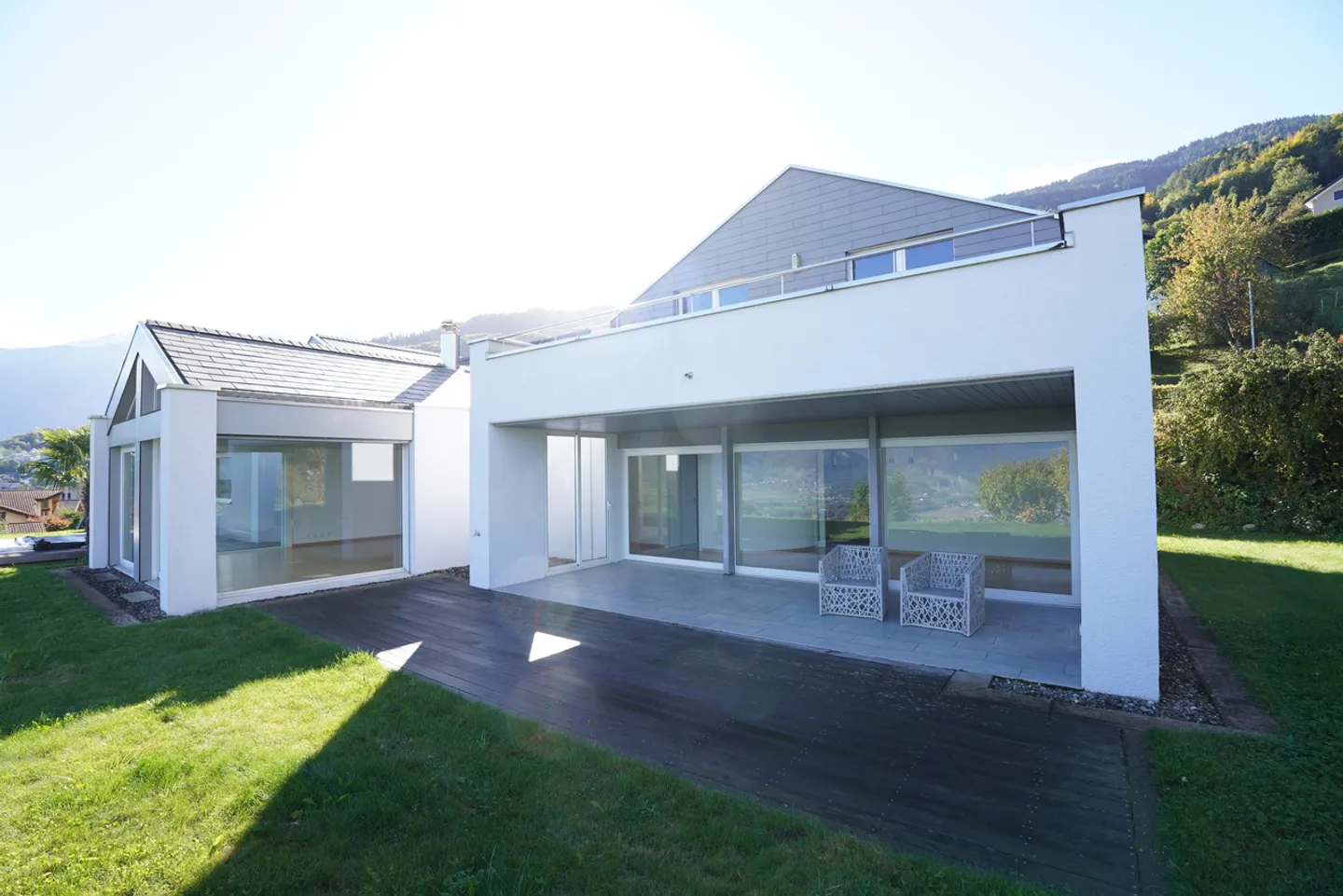 Proprietà eccezionale sulle alture di Monthey, vista sul lago - Foto 1 di 22