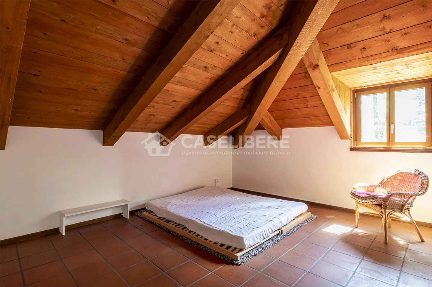 DUPLEX AM SEE MIT 4 ZIMMERN IN MAGADINO - Foto 17 von 23