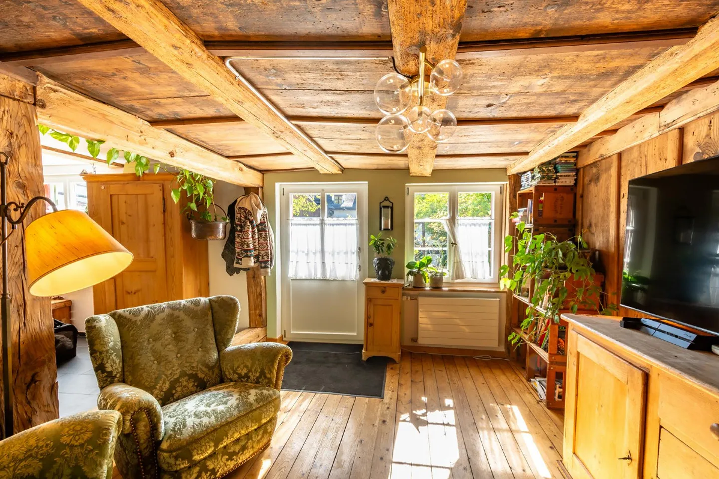 Zentrales Riegelhaus mit Garten - bezaubernd modernisiert - Foto 2 von 32