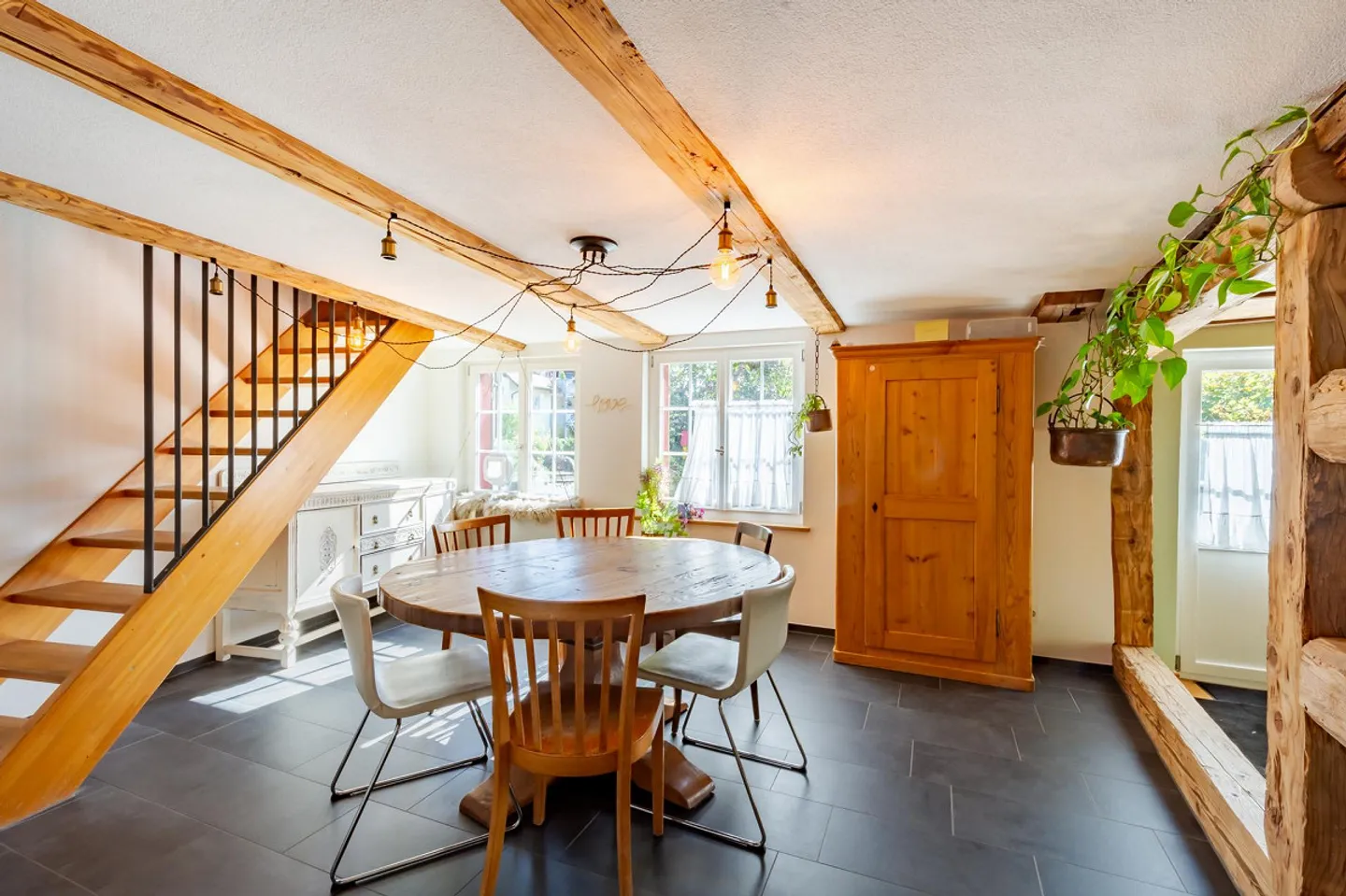 Zentrales Riegelhaus mit Garten - bezaubernd modernisiert - Foto 4 von 32