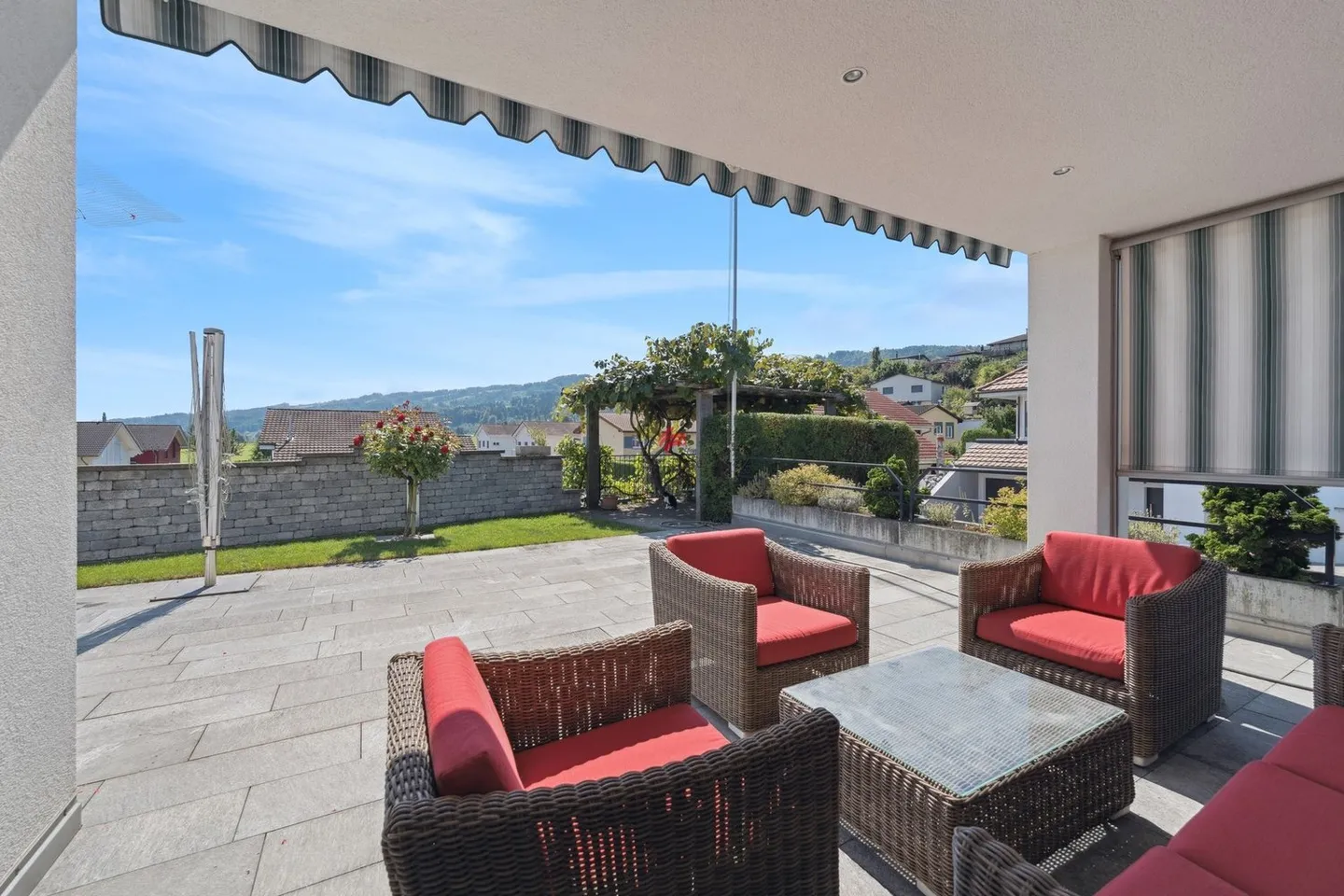 Casa unifamiliare unica in una posizione panoramica - Foto 5 di 13