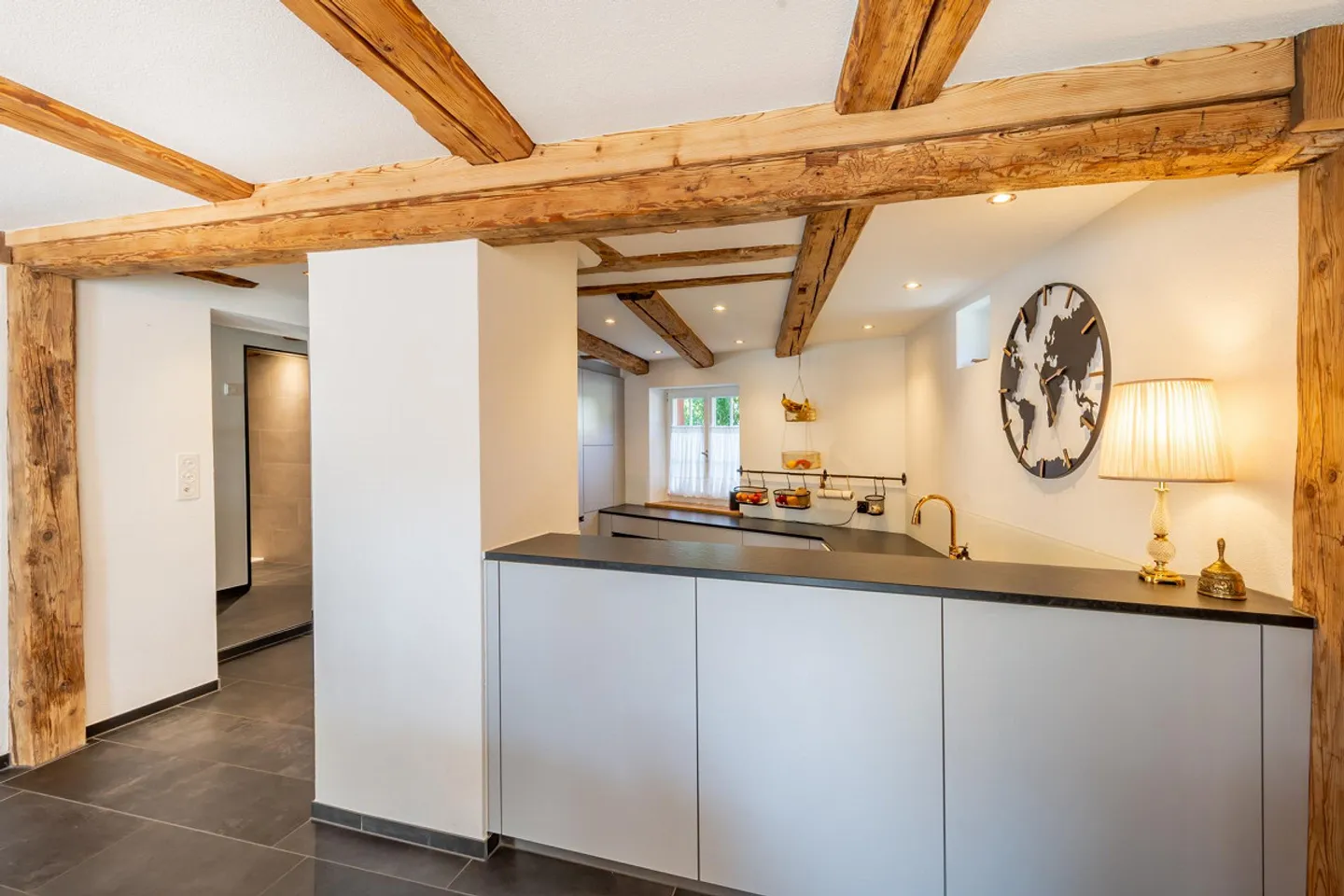 Zentrales Riegelhaus mit Garten - bezaubernd modernisiert - Foto 7 von 32