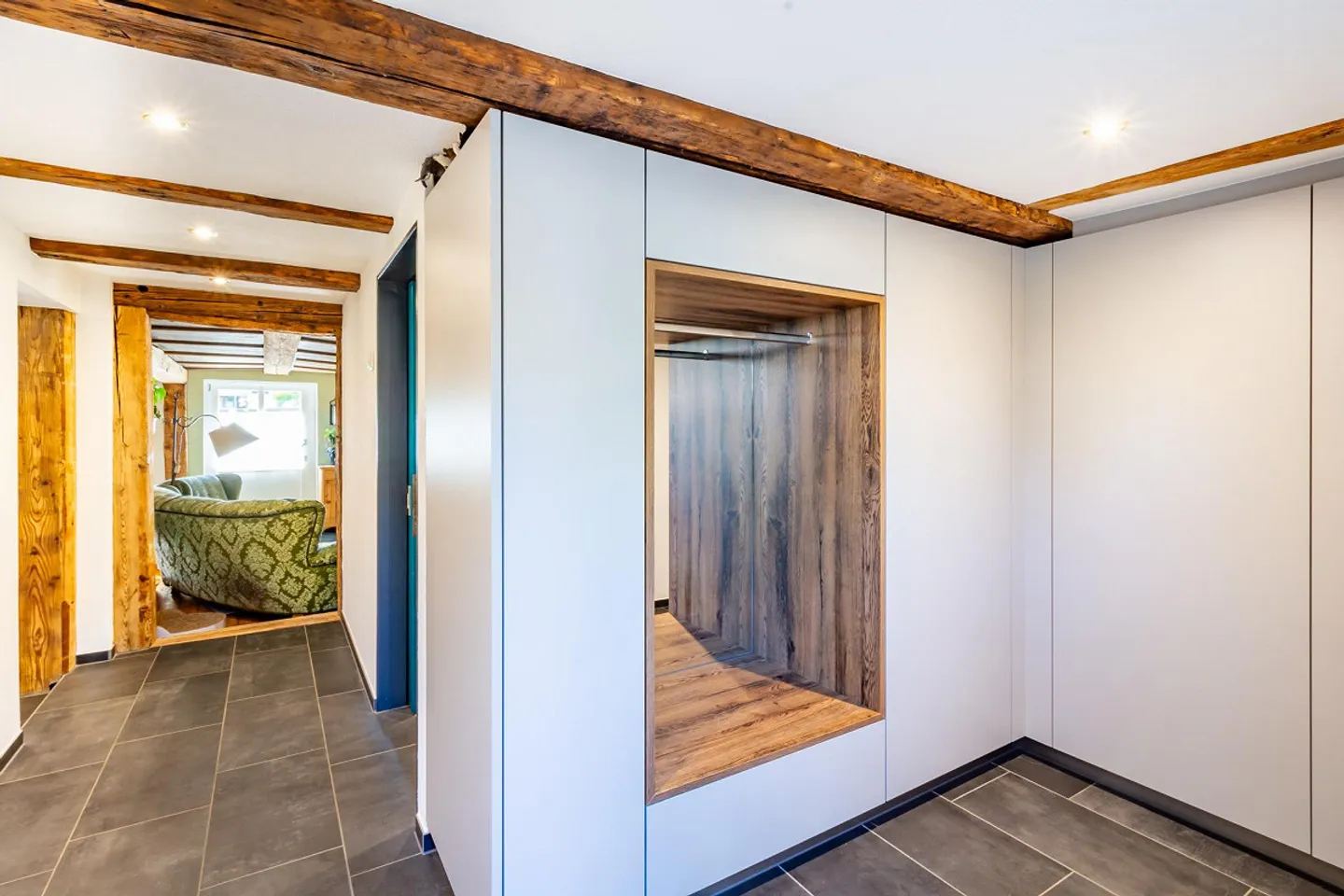 Zentrales Riegelhaus mit Garten - bezaubernd modernisiert - Foto 11 von 32