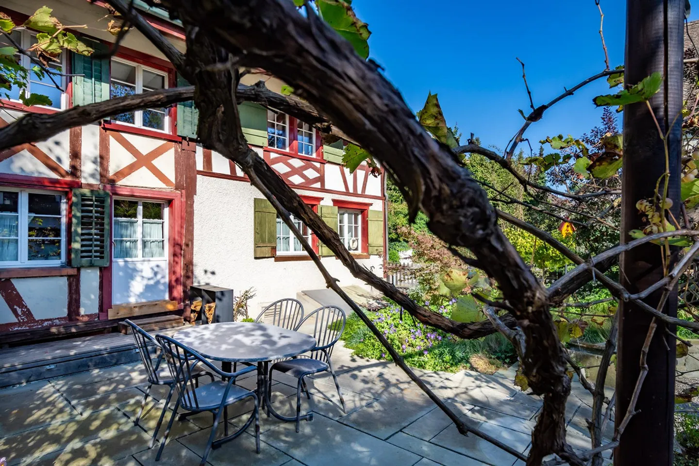 Zentrales Riegelhaus mit Garten - bezaubernd modernisiert - Foto 27 von 32