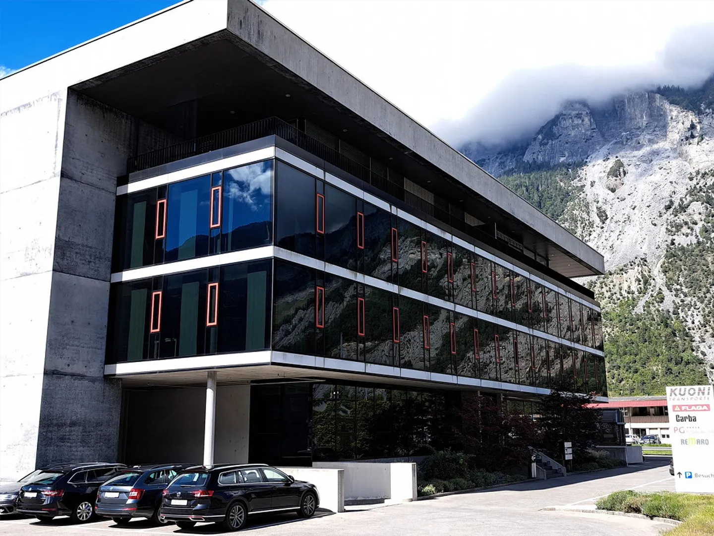 Uffici moderni vicino a Gebr. Kuoni Transport AG - Foto 1 di 8