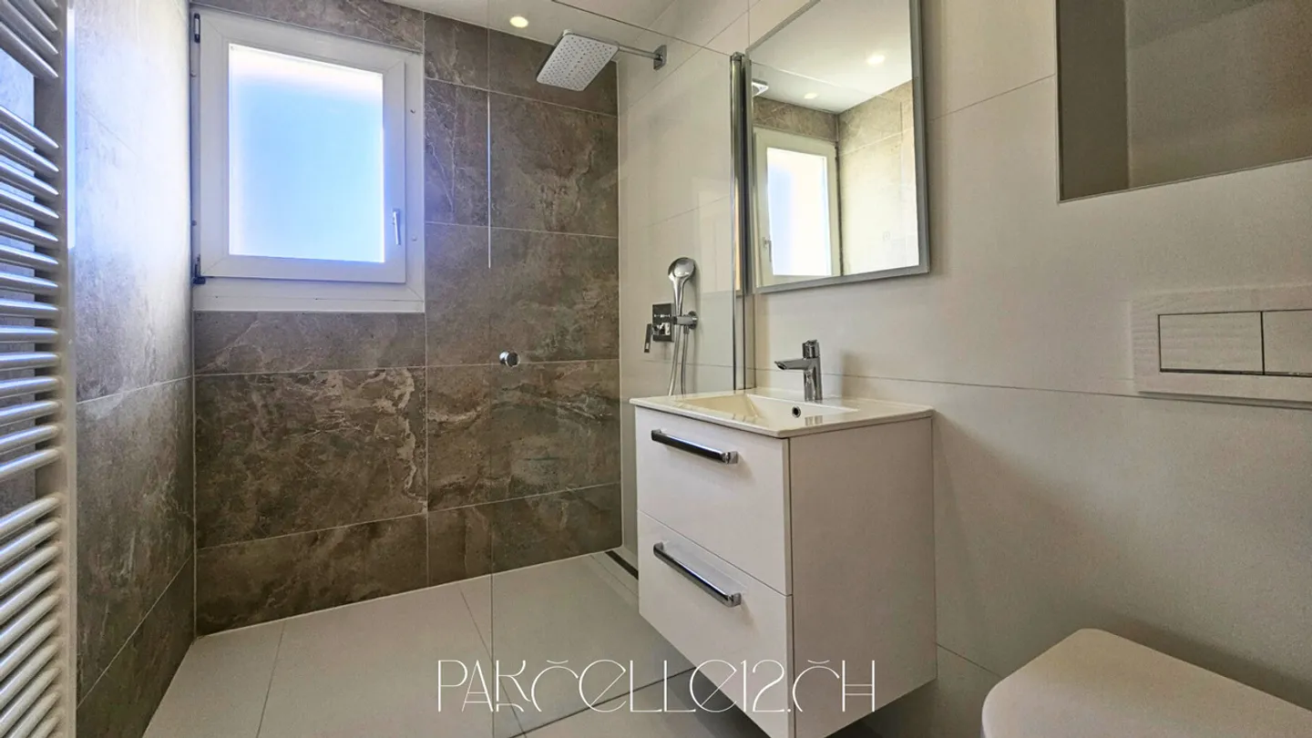 Beautifully renovated 3.5-room apartment - Bright and ideally located - Photo 8 of 11