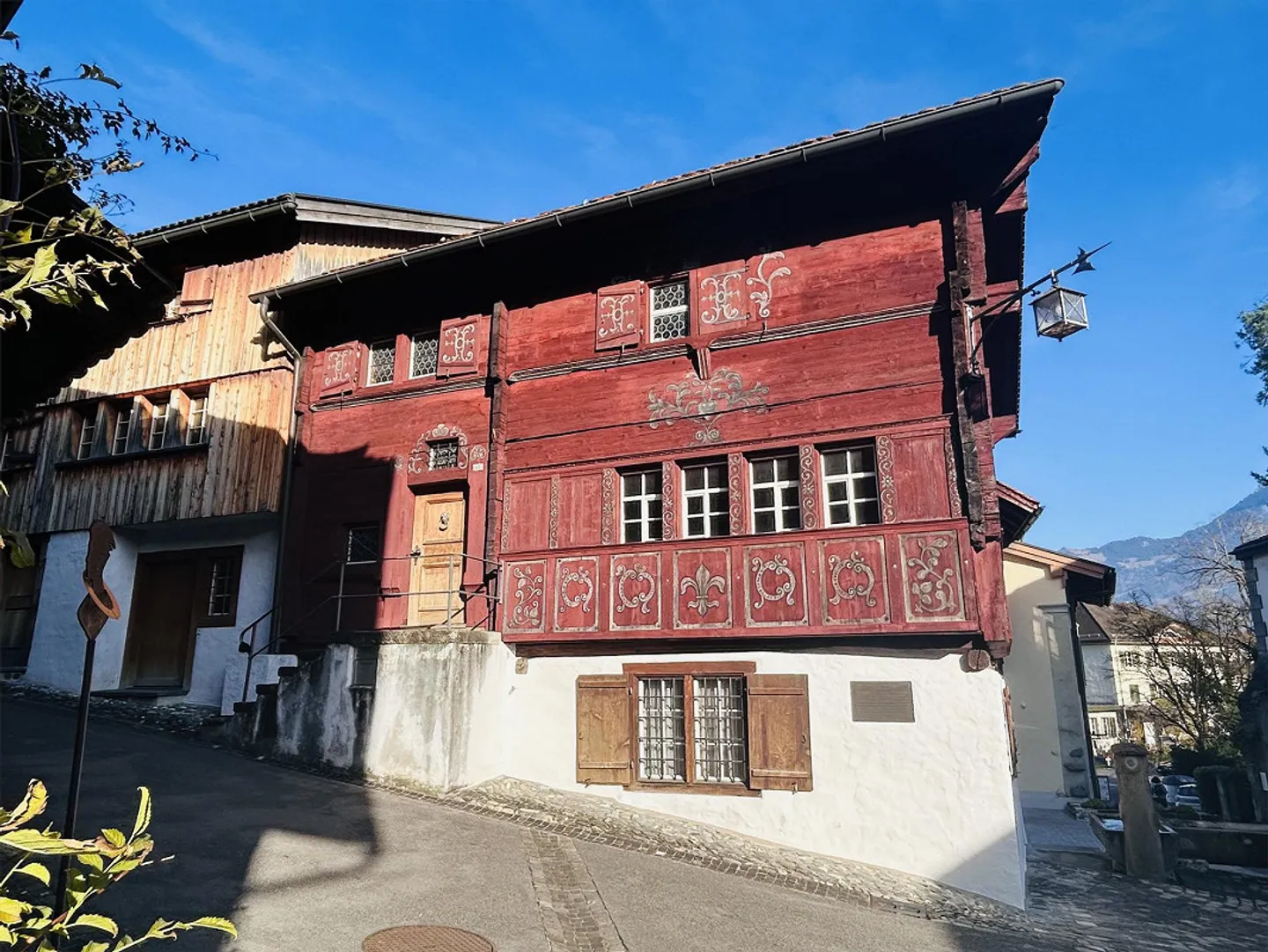 Casa residenziale storica di 6 stanze nella città - Foto 2 di 23