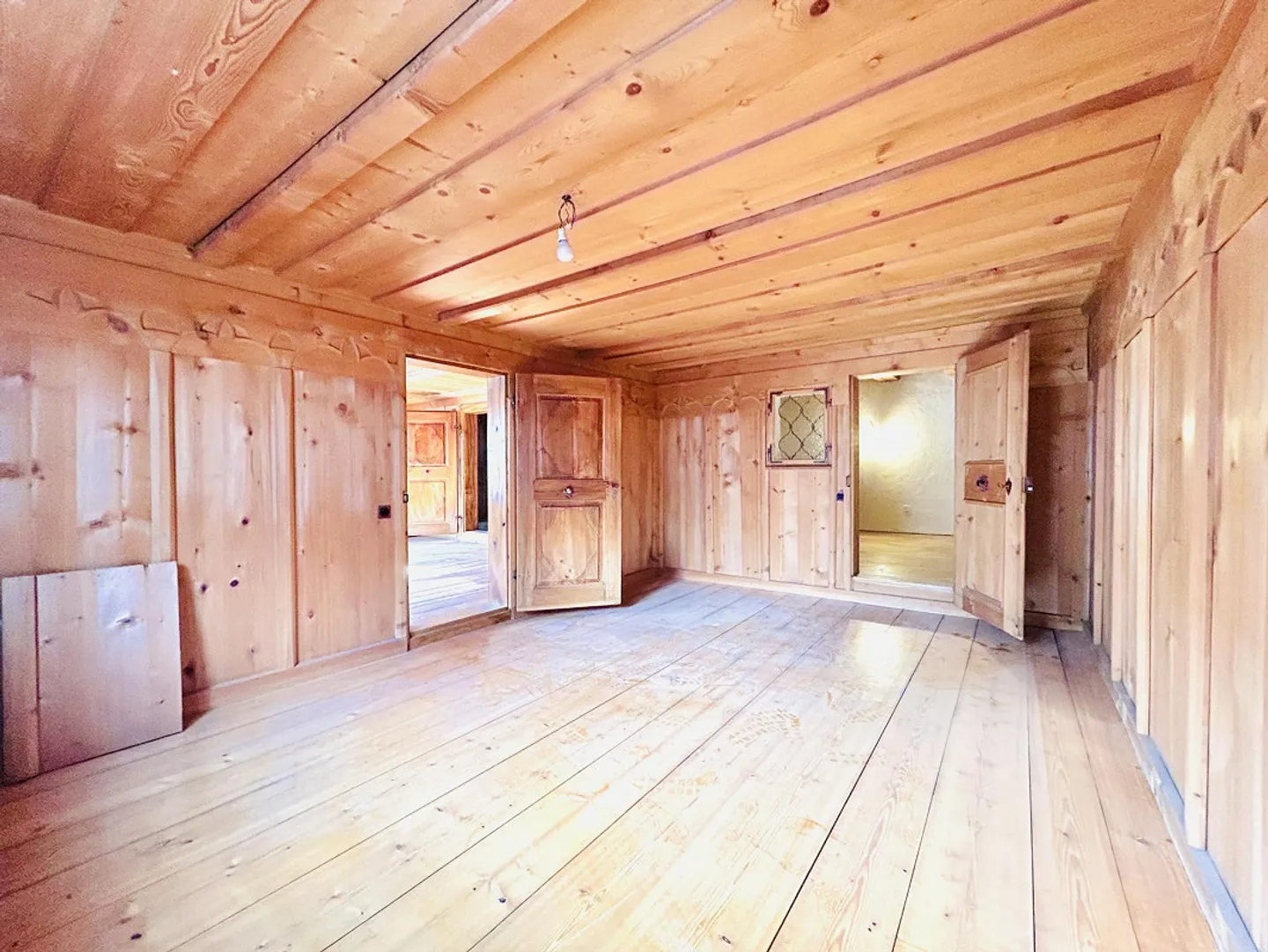 Casa residenziale storica di 6 stanze nella città - Foto 9 di 23