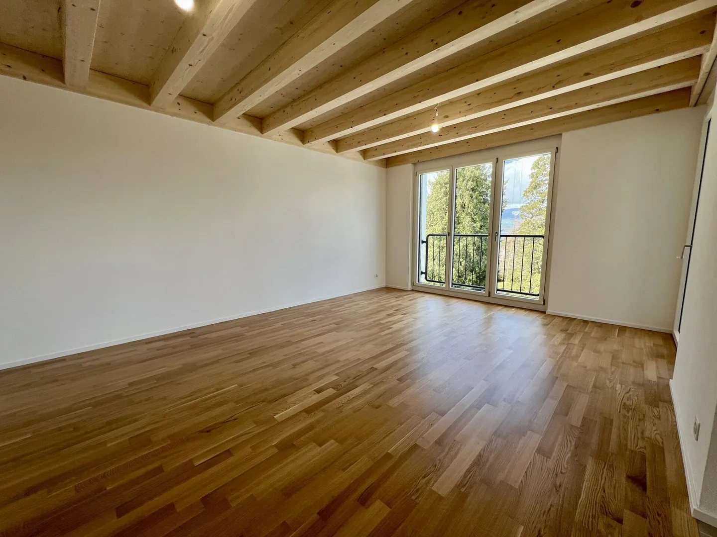 Modernes 3.5-Zimmer-Apartment - Foto 2 von 11