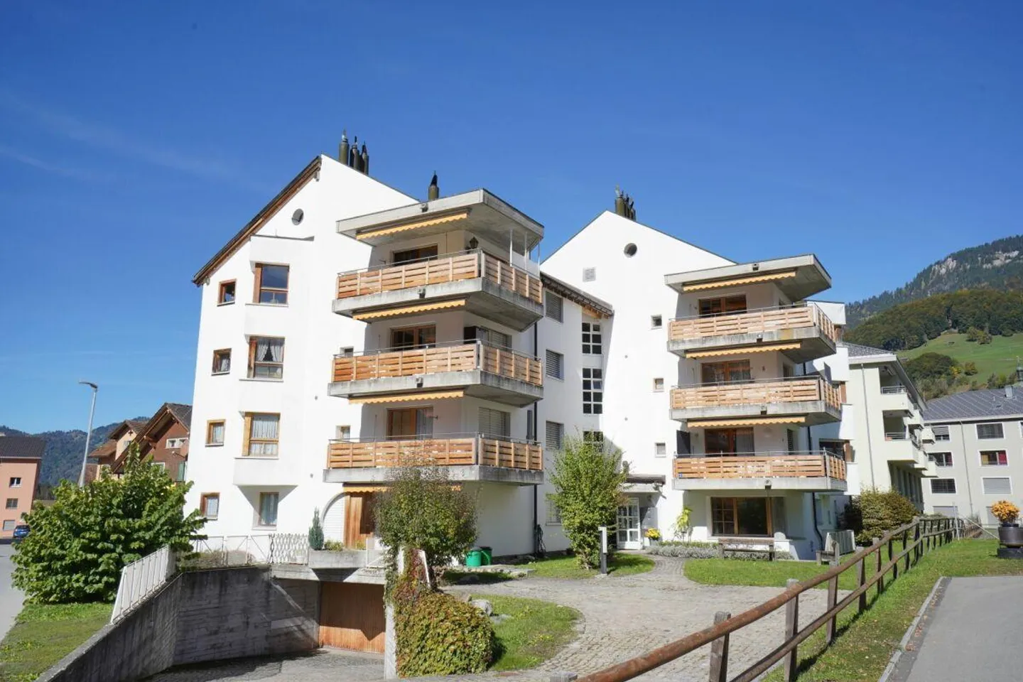 Schiers - appartement en attique spacieux de 2,5 pièces dans un emplacement central - Photo 1 sur 9