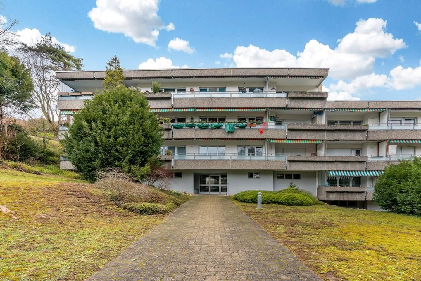 Einstellplatz in Grellingen zu vermieten - Foto 1 von 1