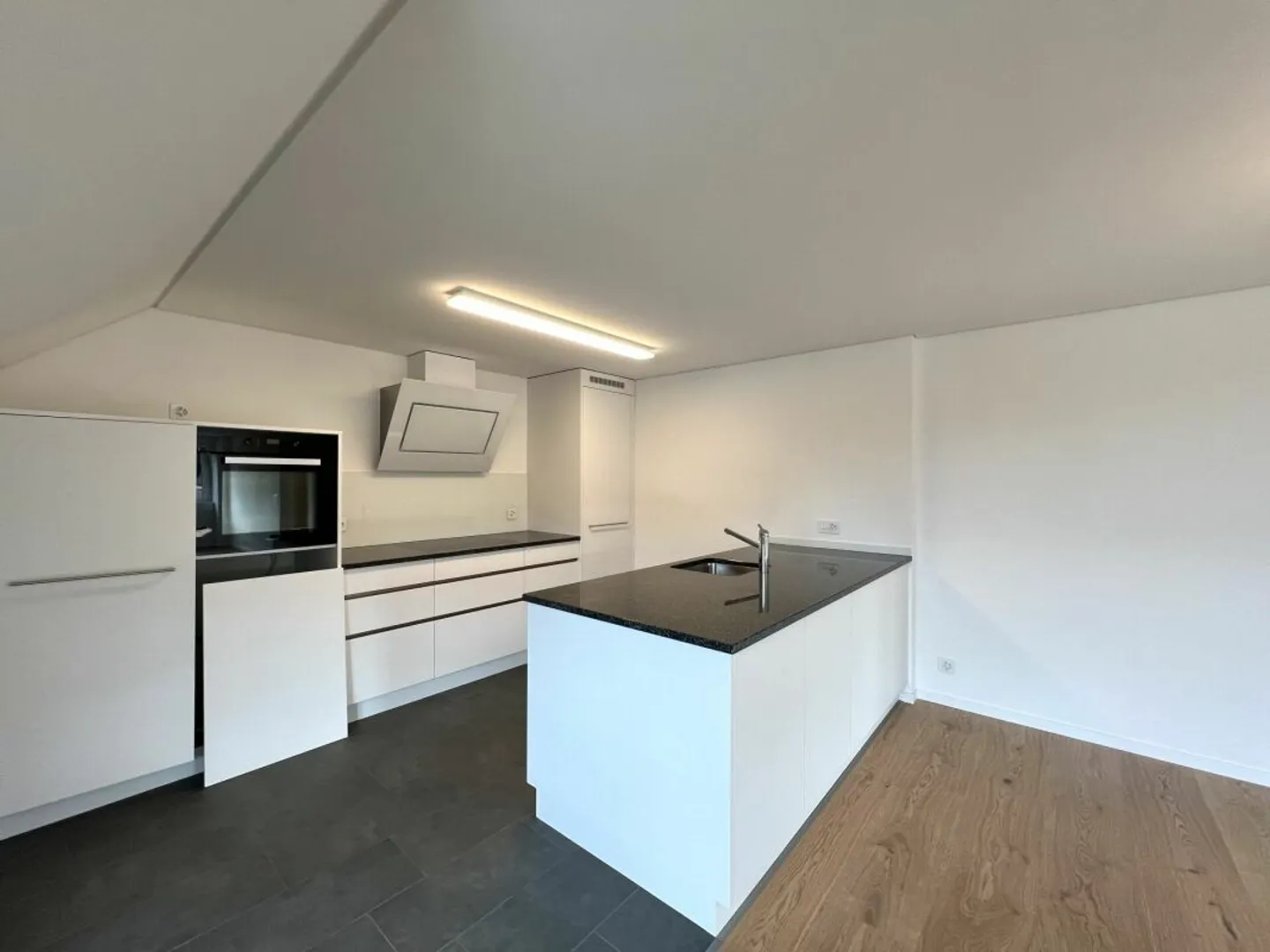 In una posizione centrale dopo una ristrutturazione totale! - Foto 2 di 8