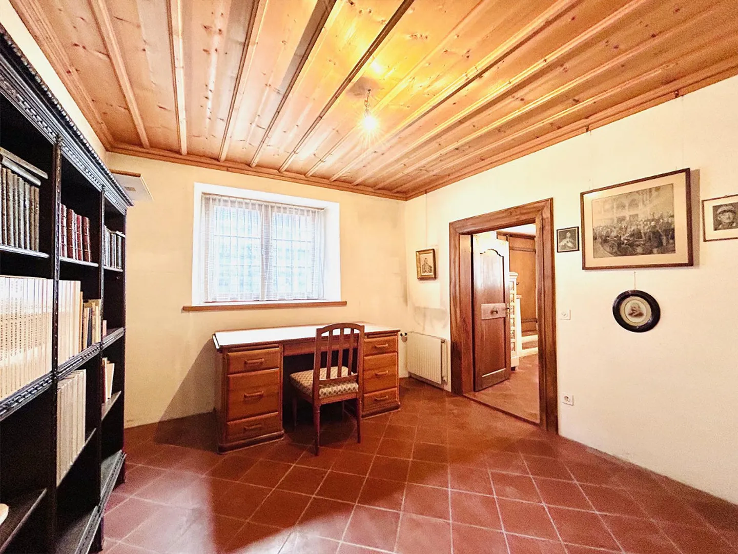 Casa residenziale storica di 6 stanze nella città - Foto 18 di 23