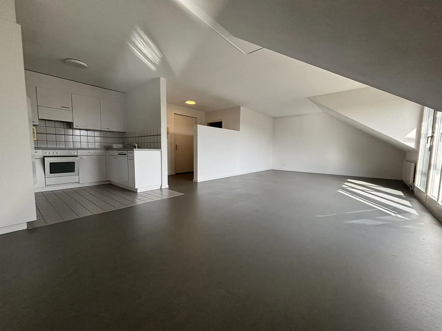 Appartement 1.5 pièces dans un endroit calme - Photo 3 sur 8