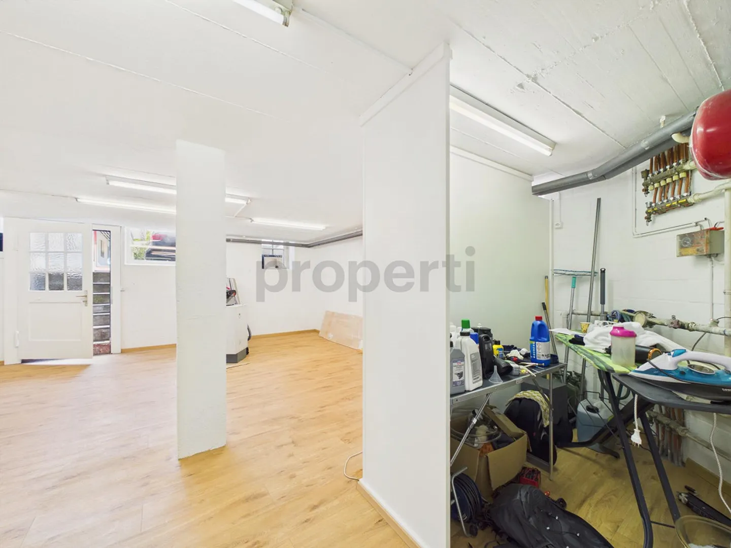 Versatile commercial spaces in a strategic location in Altstätten - Photo 7 of 11