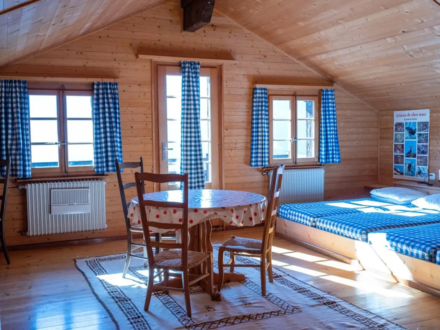 Tourist Location - Spacious Chalet with Spectacular View of the Val d'Anniv - Photo 9 of 13