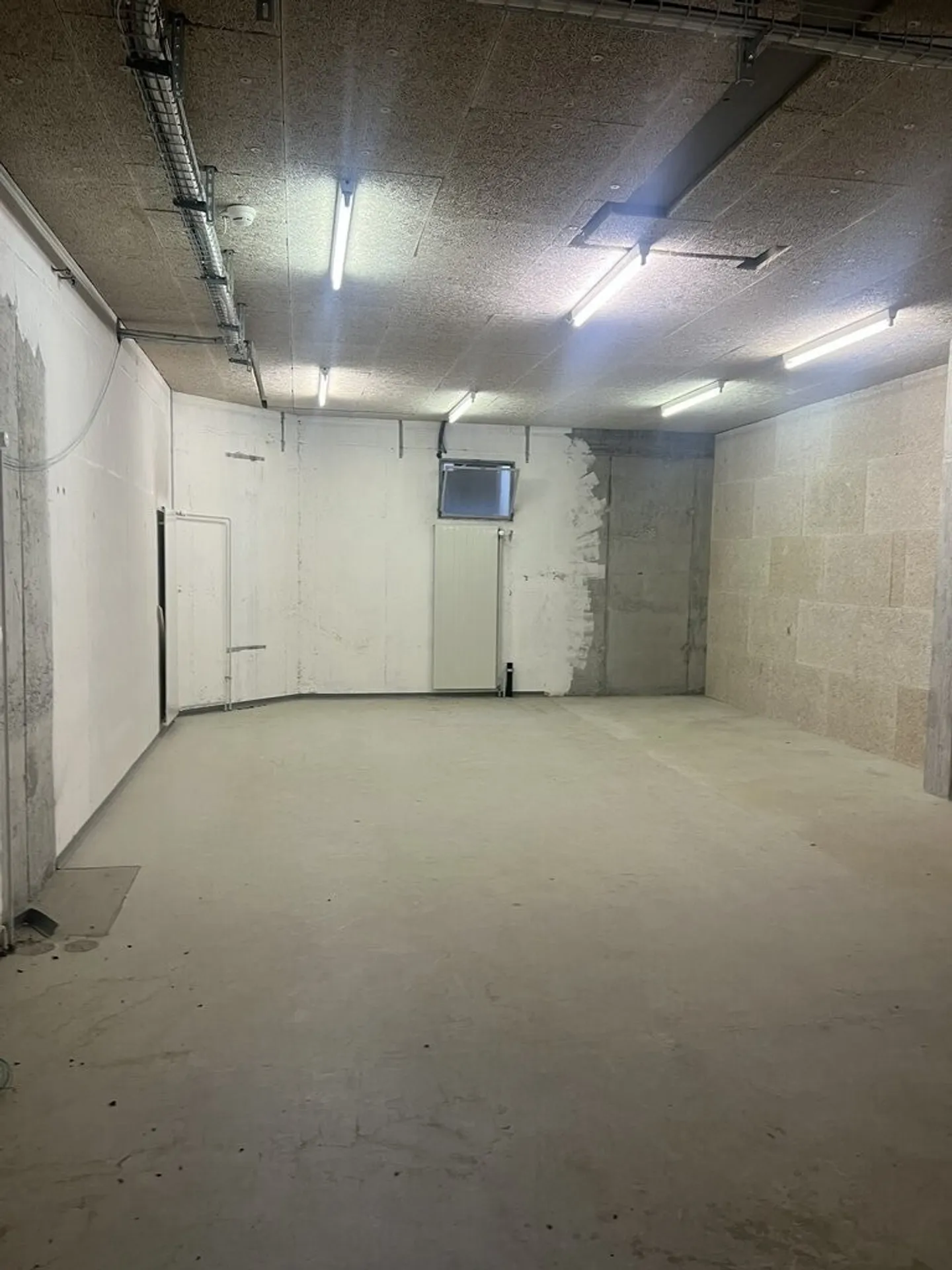 Rental storage units in Pully from 32.5 m2 to 221 m2 - Photo 1 of 10