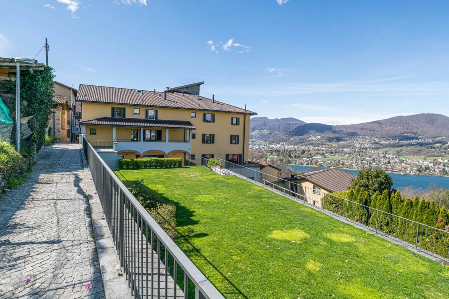 ARASIO / COLLINA D'ORO - 3.5 ZIMMER IN HISTORISCHER WOHNUNG - Foto 11 von 13