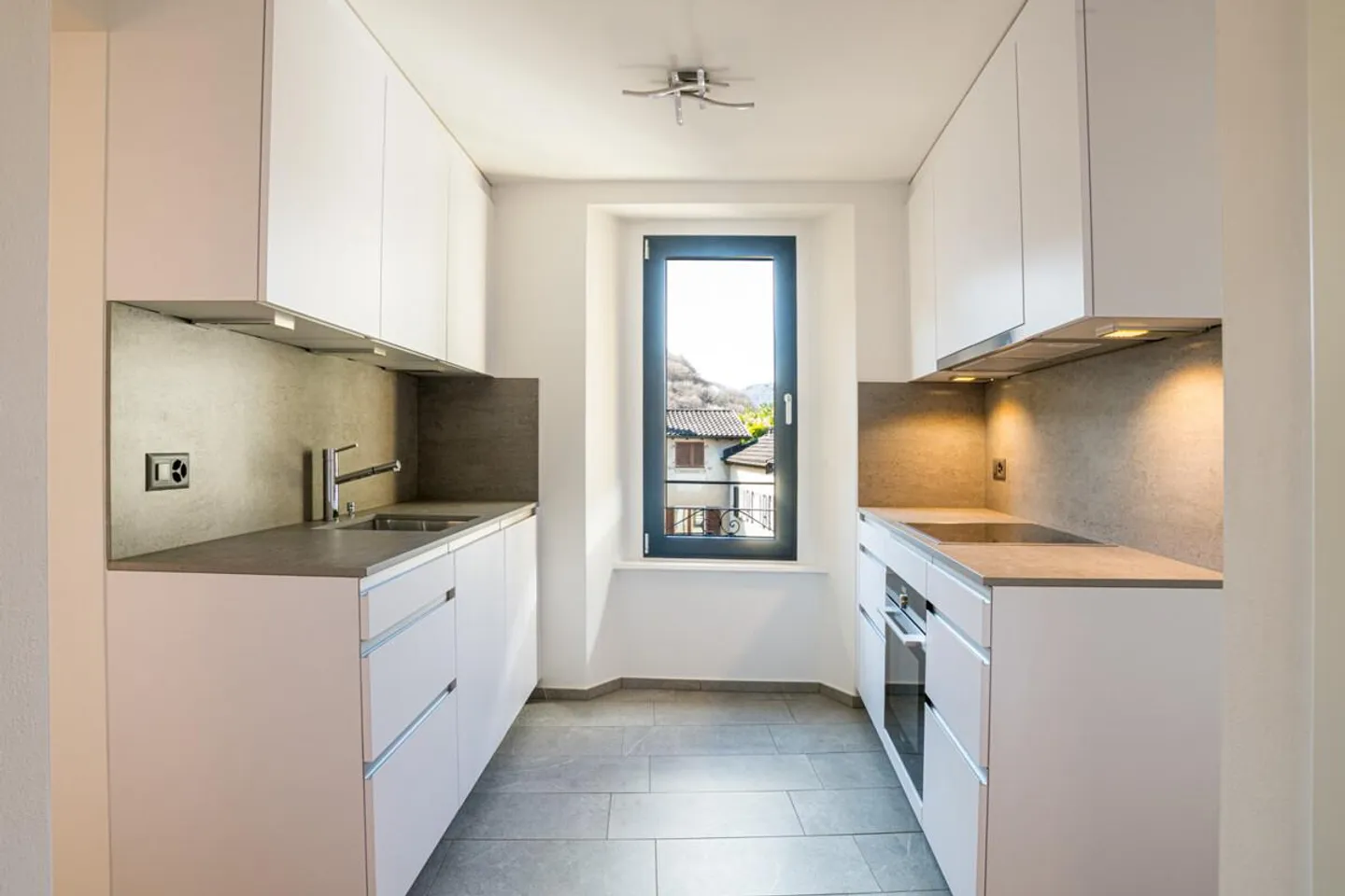 ARASIO / COLLINA D'ORO - 3.5 ZIMMER IN HISTORISCHER WOHNUNG - Foto 5 von 13