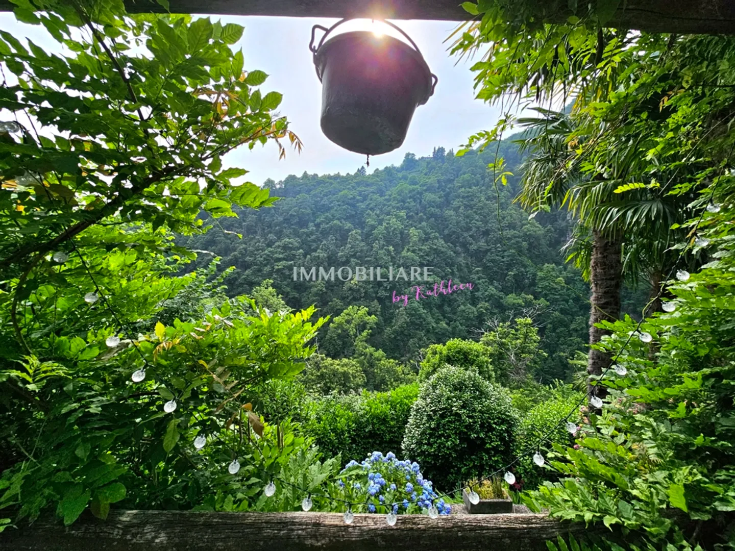 Charming holiday home with idyllic terrace garden at the entrance to the Verzasca Valley - Photo 5 of 17