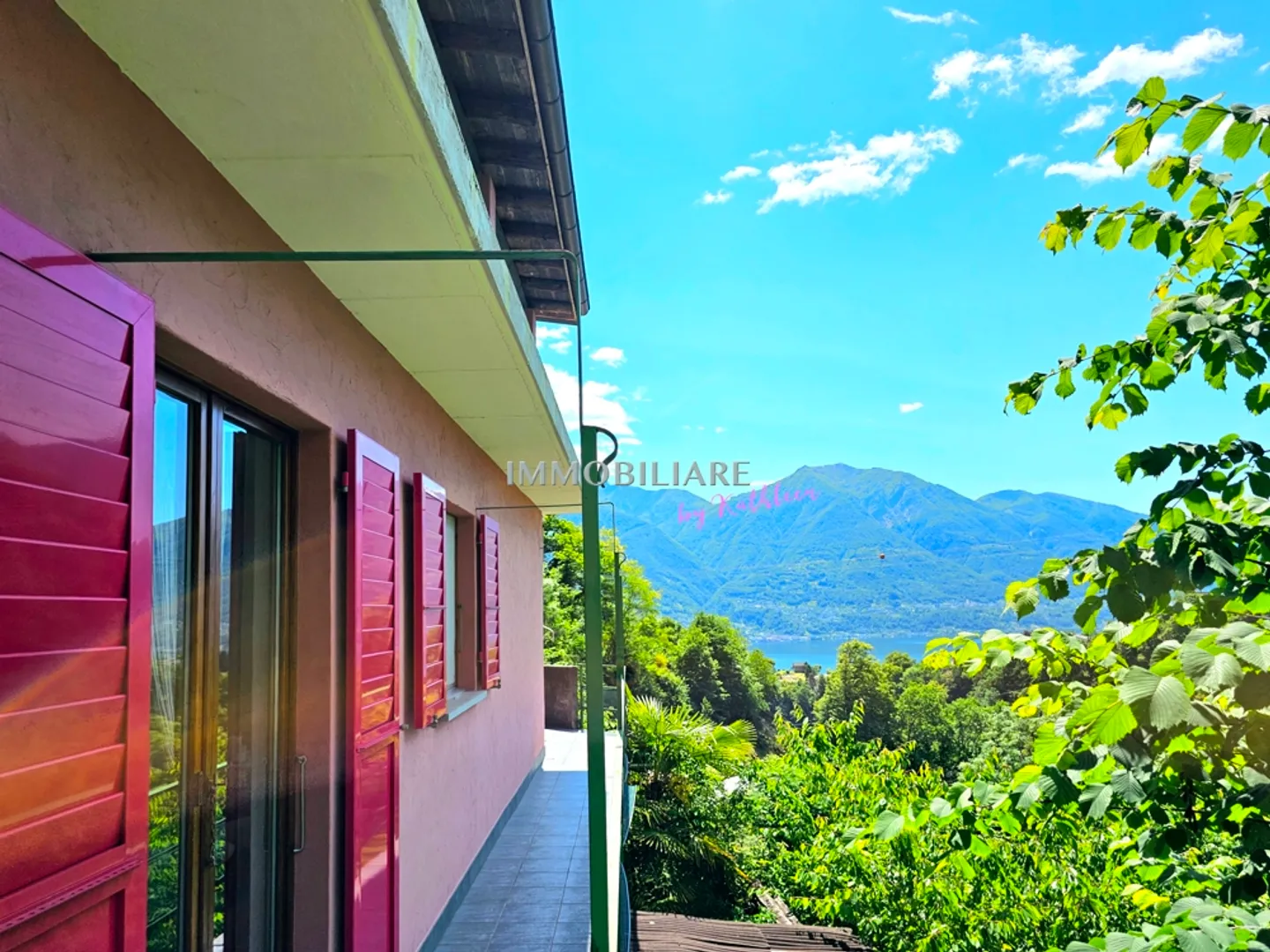 Charming holiday home with idyllic terrace garden at the entrance to the Verzasca Valley - Photo 6 of 17
