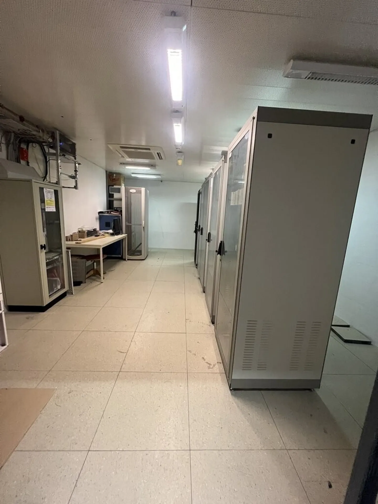 Rental storage units in Pully from 32.5 m2 to 221 m2 - Photo 3 of 10
