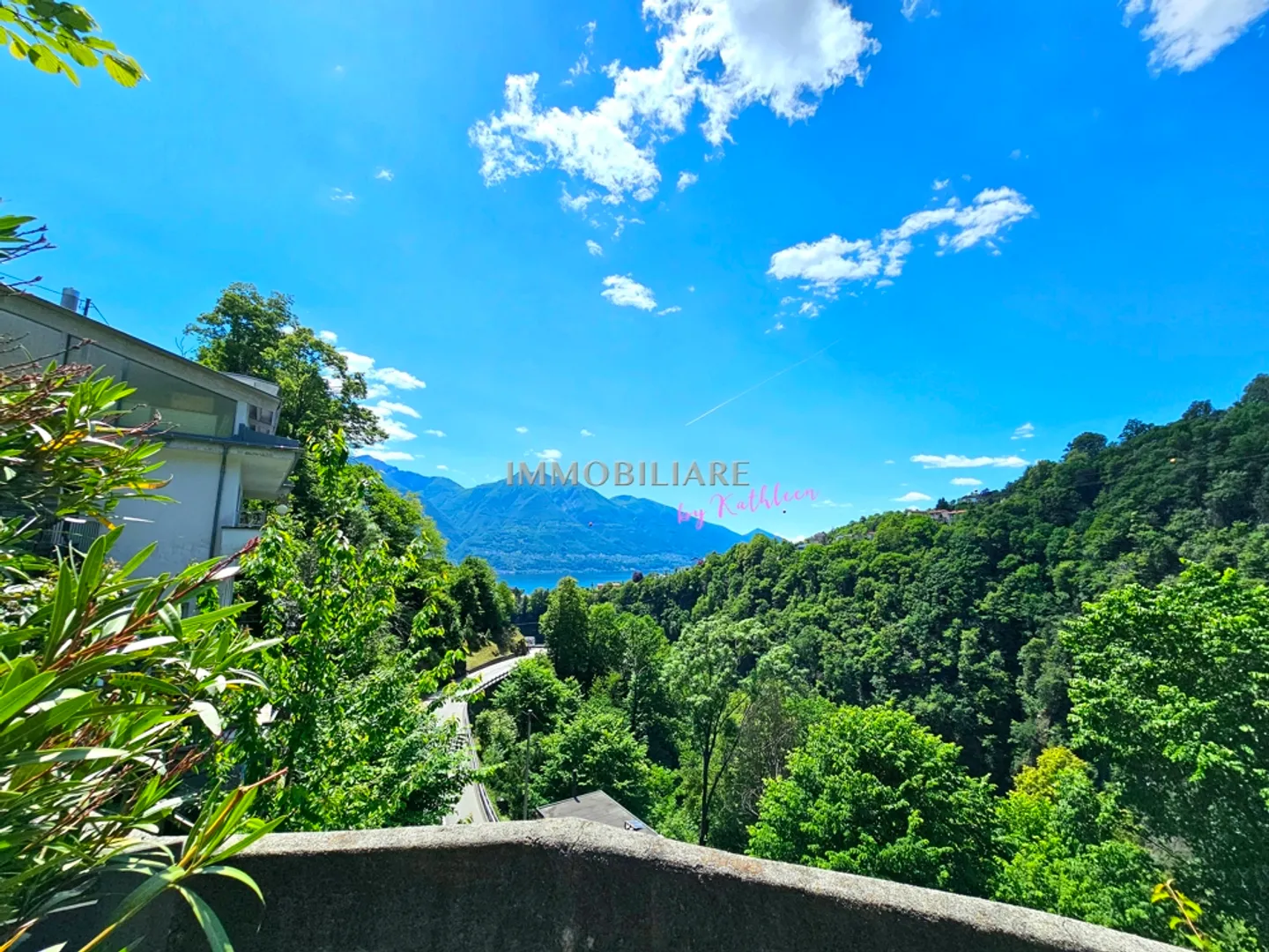 Charming holiday home with idyllic terrace garden at the entrance to the Verzasca Valley - Photo 13 of 17